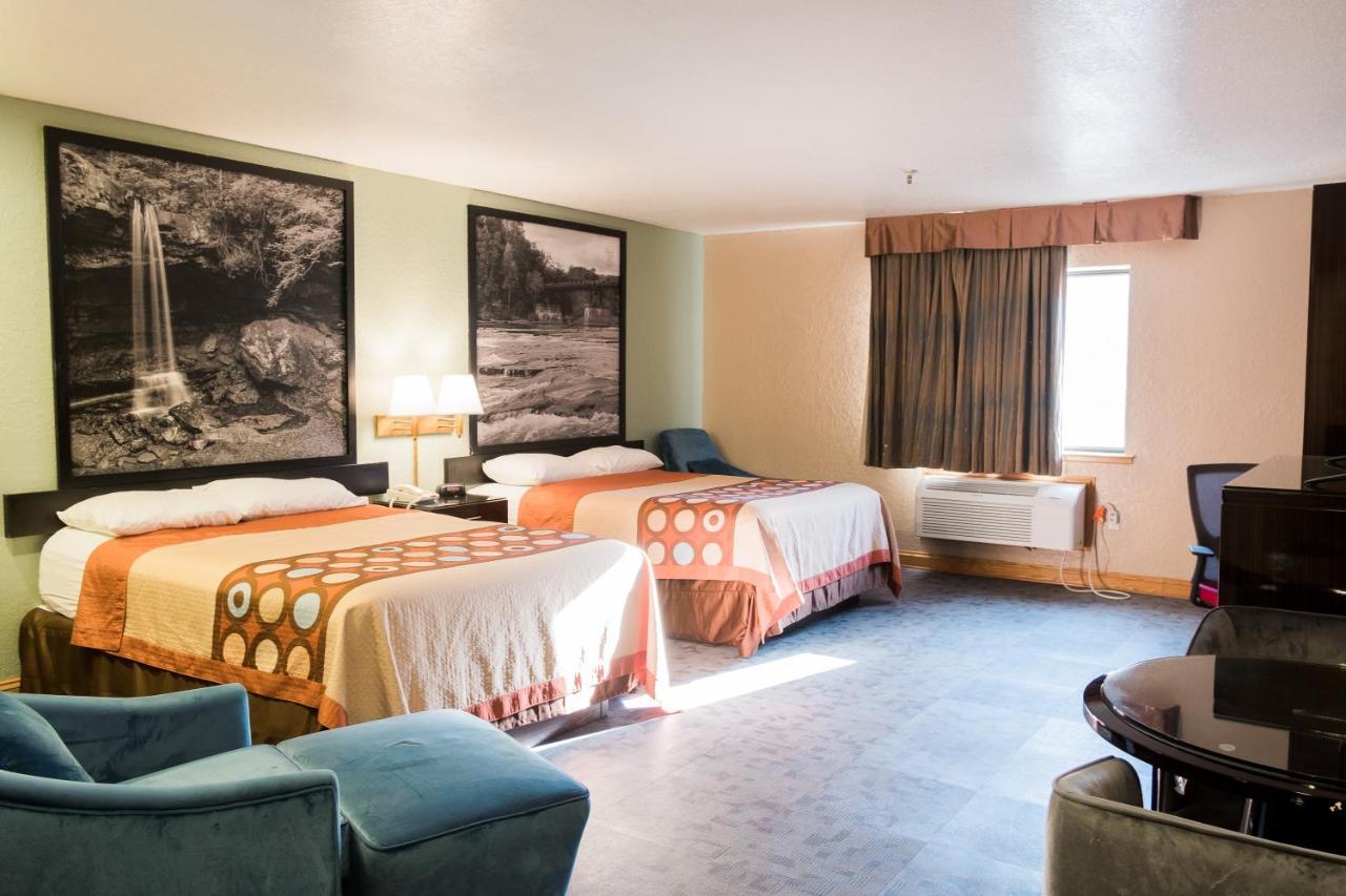 Hotel Super 8 By Wyndham Uniontown Pa Esterno foto