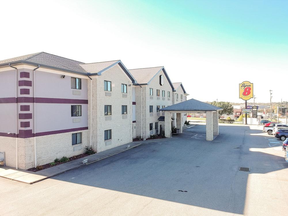 Hotel Super 8 By Wyndham Uniontown Pa Esterno foto