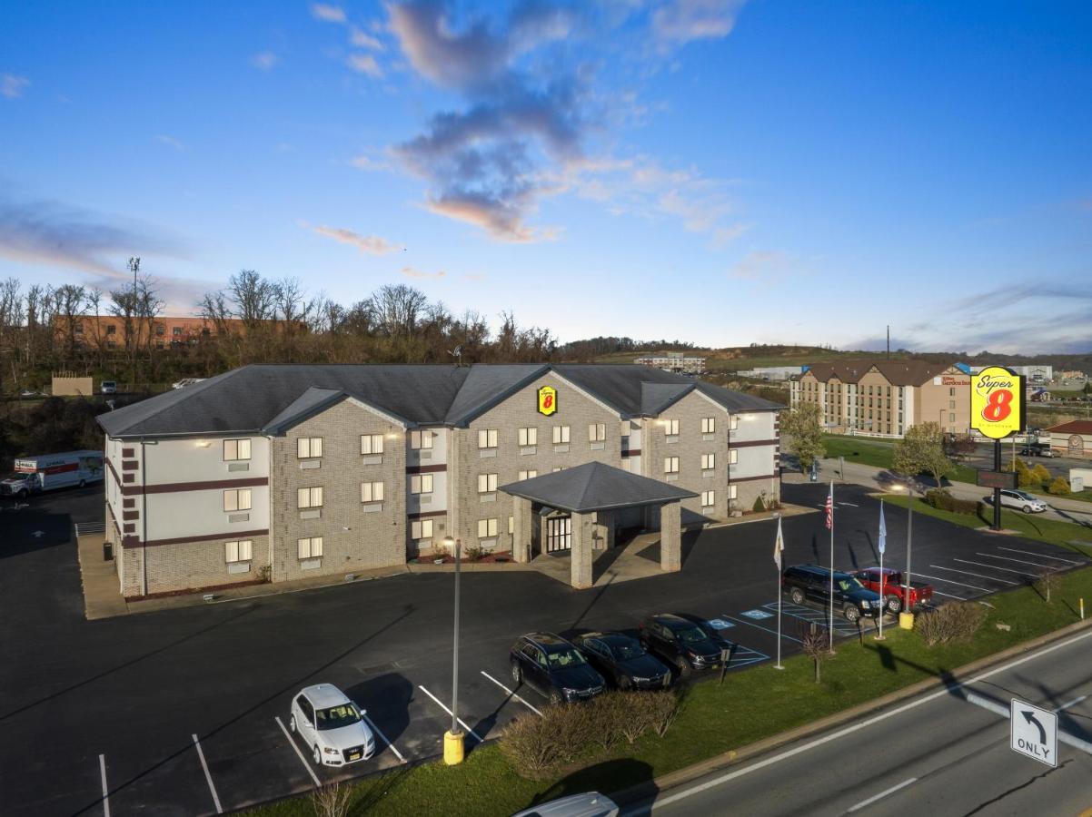 Hotel Super 8 By Wyndham Uniontown Pa Esterno foto