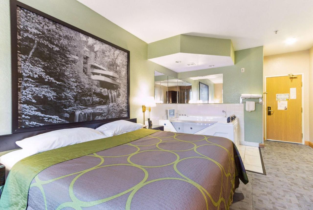 Hotel Super 8 By Wyndham Uniontown Pa Esterno foto