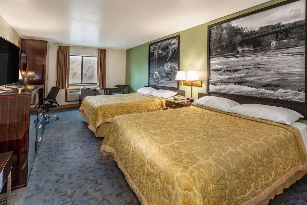 Hotel Super 8 By Wyndham Uniontown Pa Esterno foto