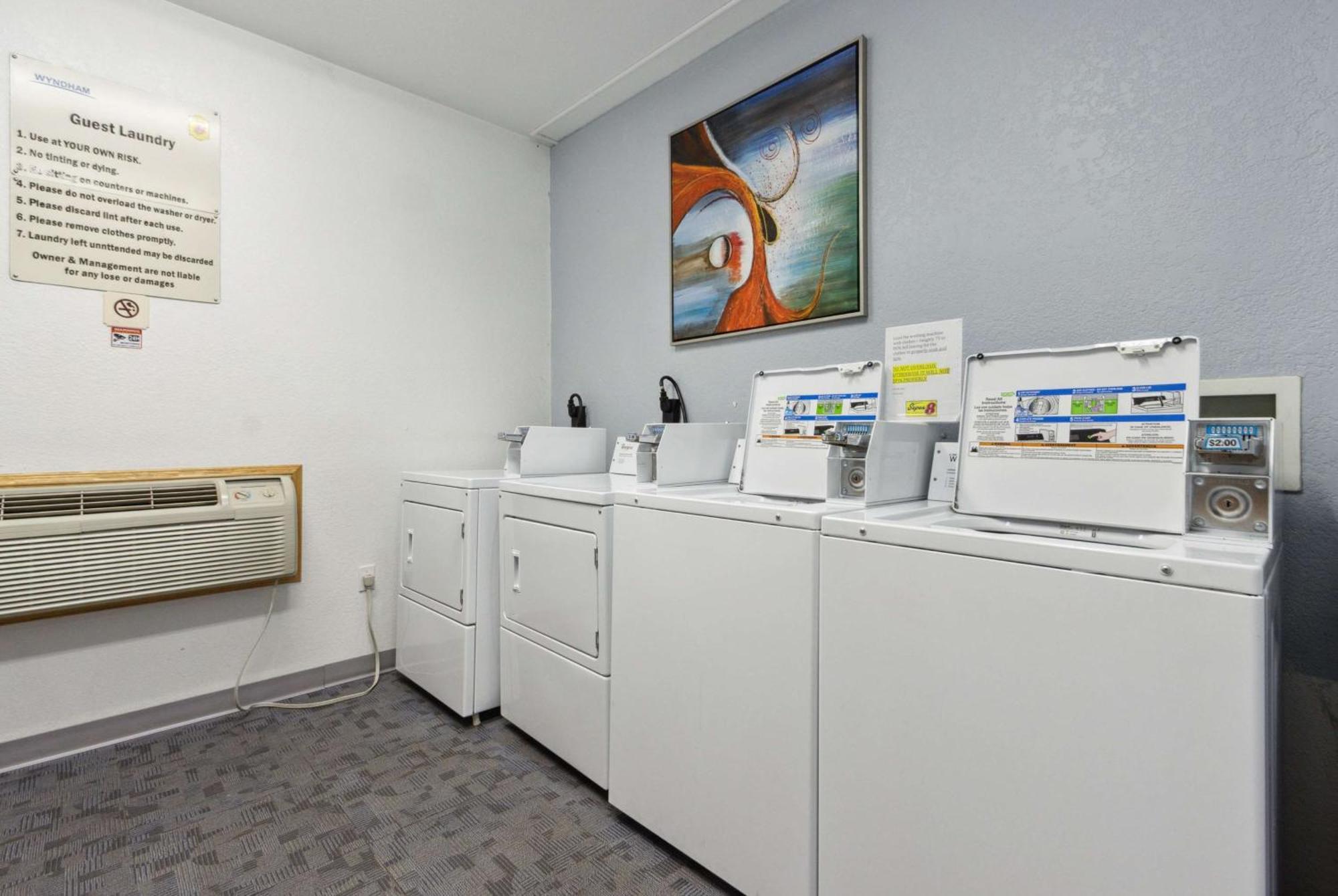 Hotel Super 8 By Wyndham Uniontown Pa Esterno foto