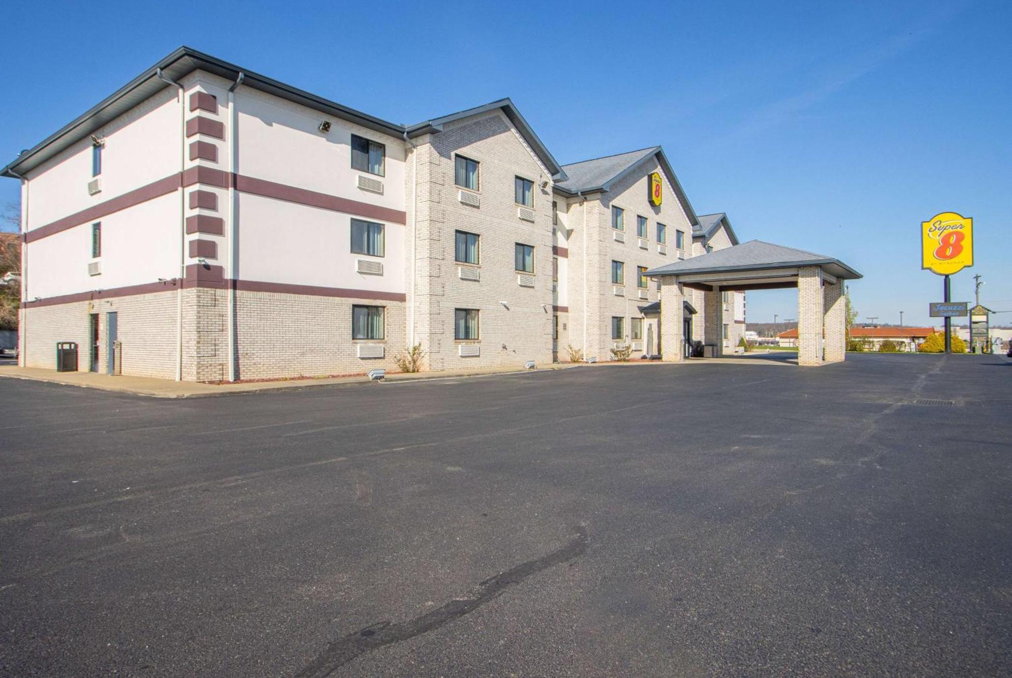 Hotel Super 8 By Wyndham Uniontown Pa Esterno foto