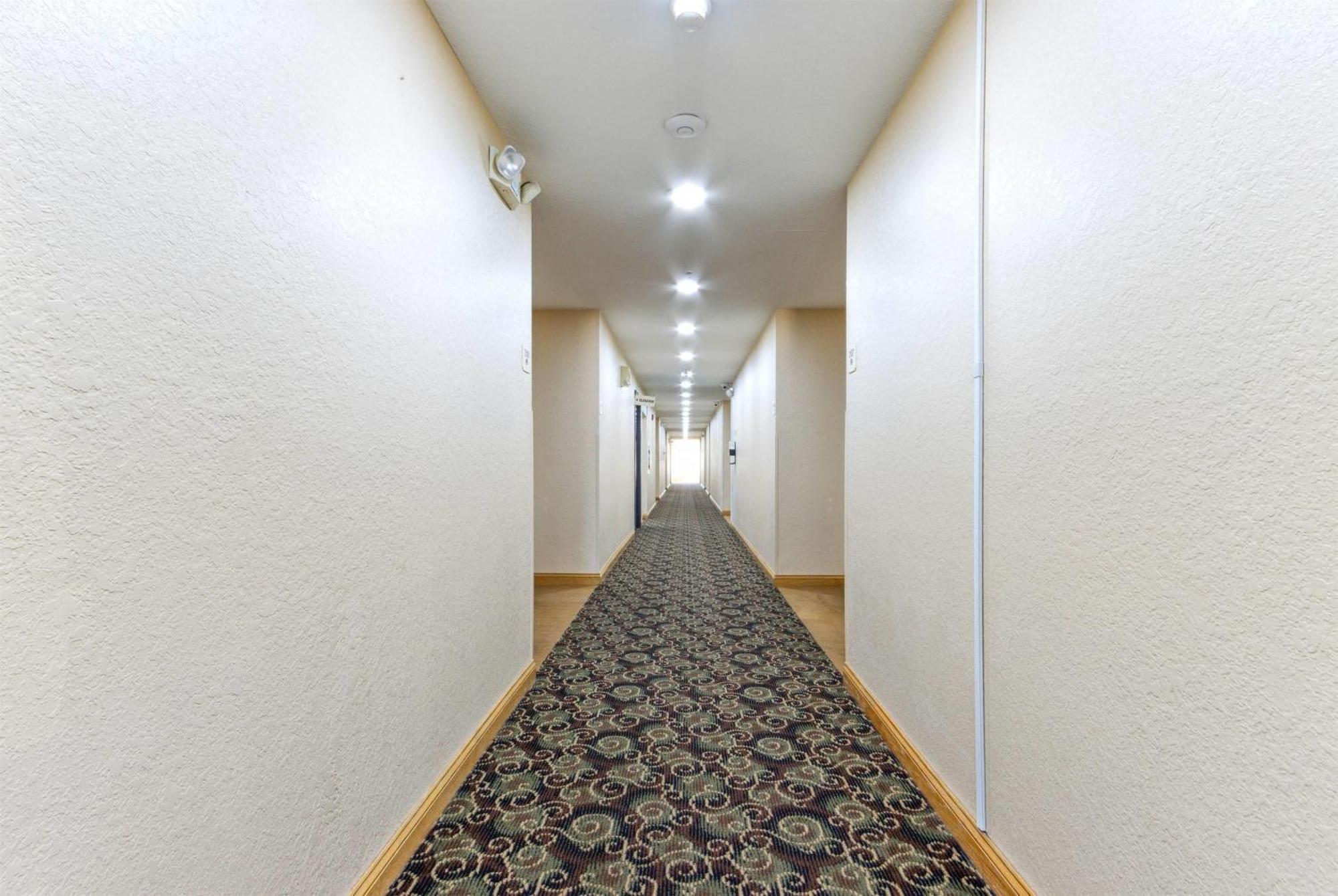 Hotel Super 8 By Wyndham Uniontown Pa Esterno foto