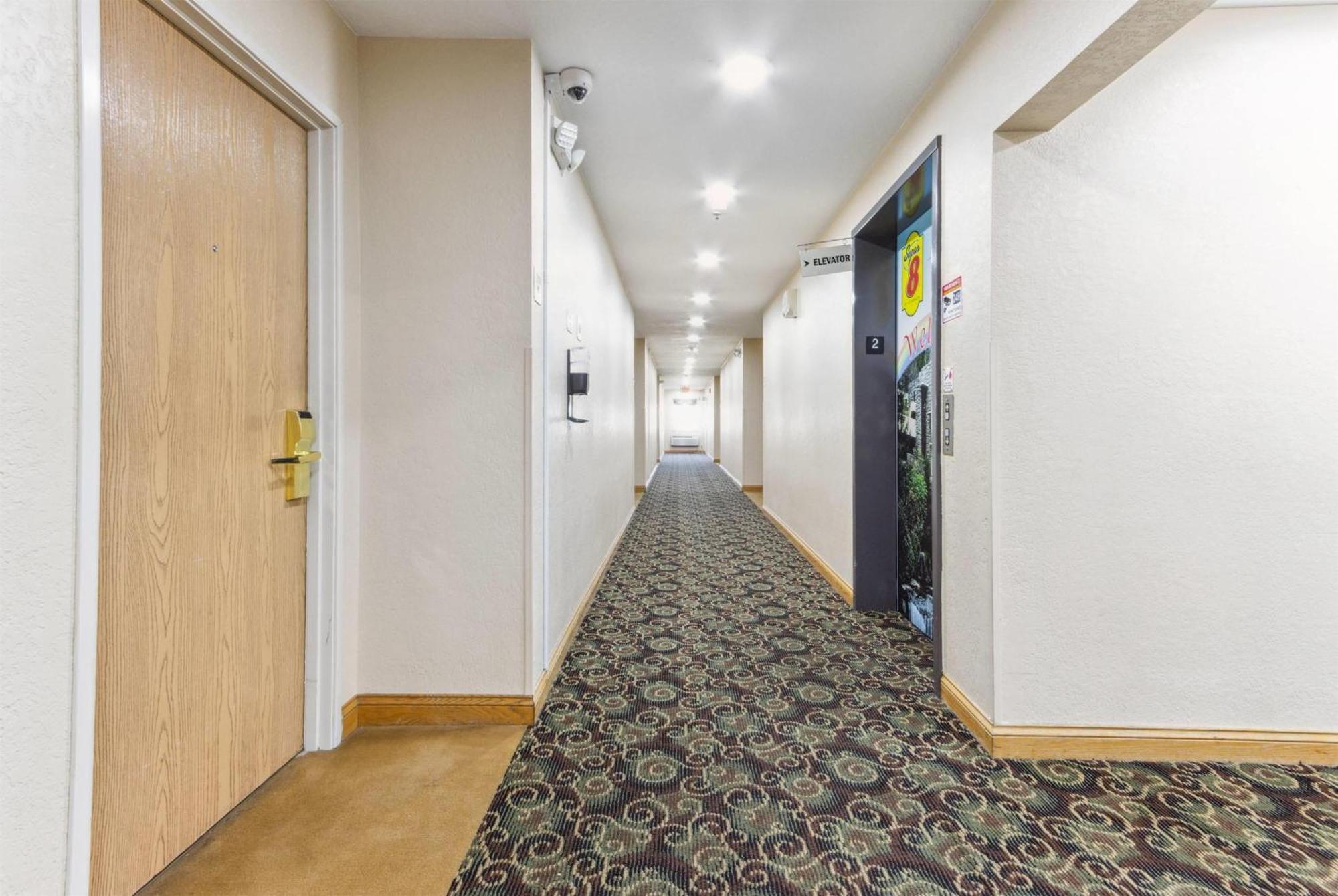 Hotel Super 8 By Wyndham Uniontown Pa Esterno foto
