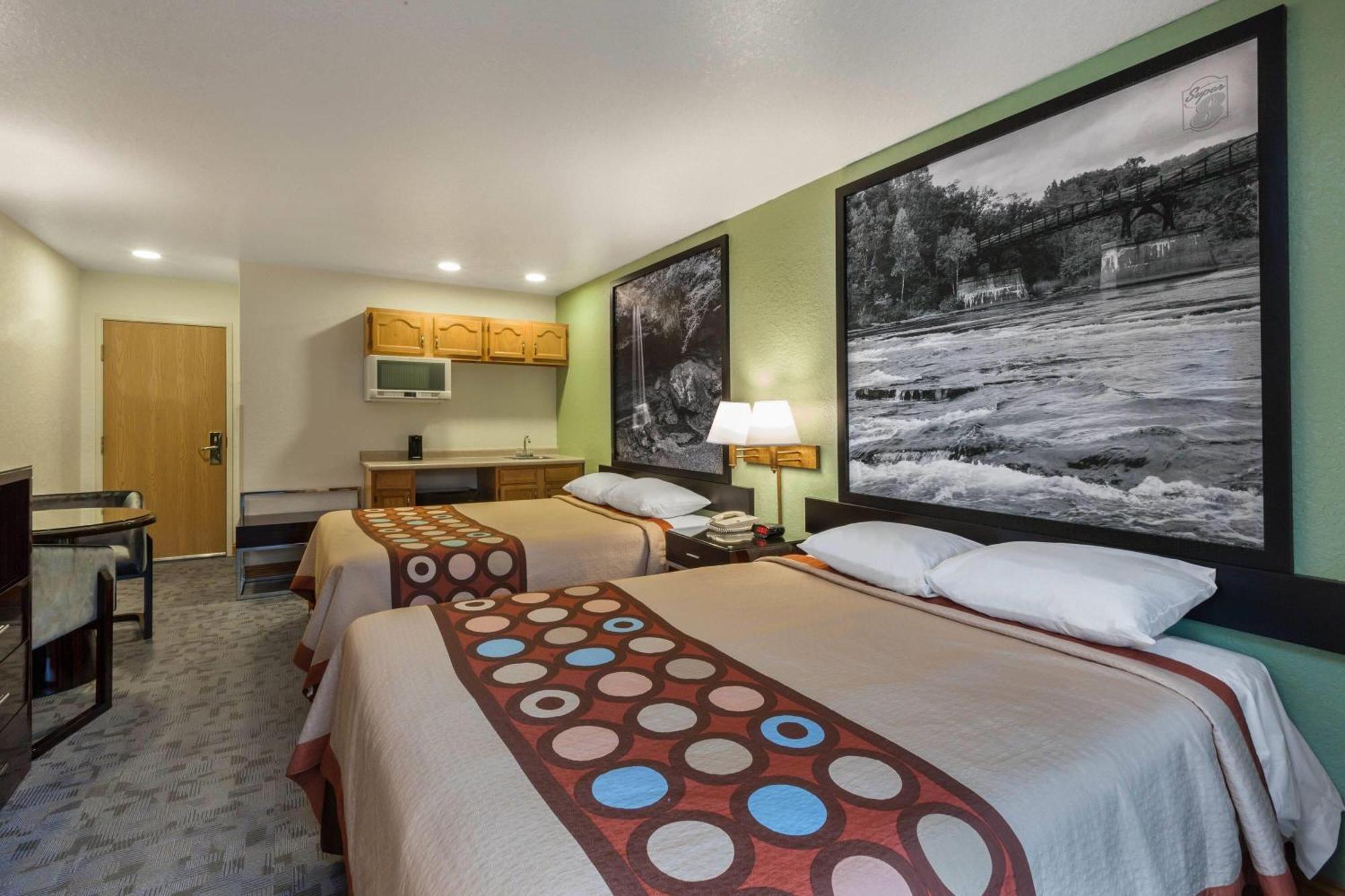 Hotel Super 8 By Wyndham Uniontown Pa Esterno foto