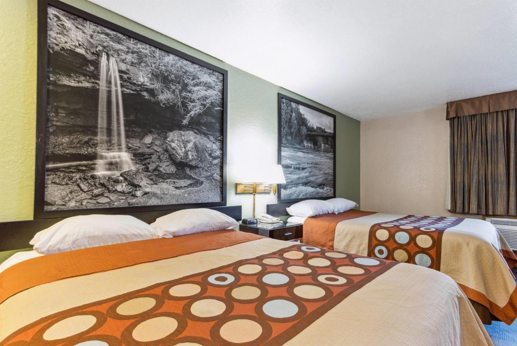 Hotel Super 8 By Wyndham Uniontown Pa Esterno foto